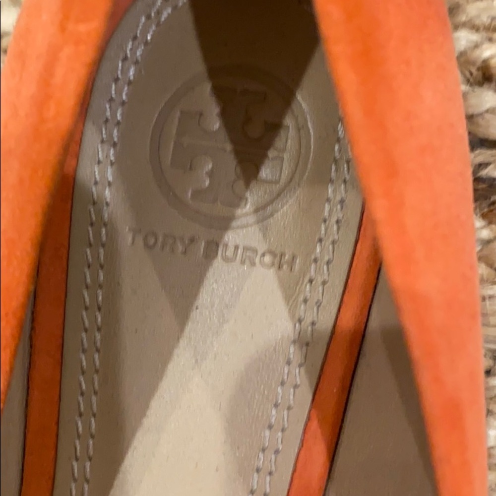 TORY BURCH ORANGE/TAN SUEDE FLATS - Picture 4 of 11